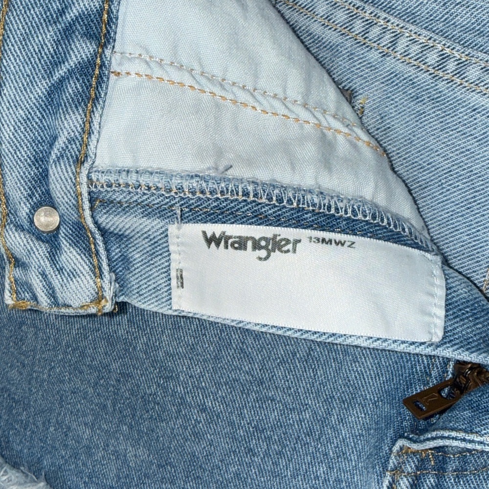 Wrangler High-Rise Cutoff Shorts Raw Hem Light Stone Relaxed Fit Boho Size 32 - Picture 14 of 16